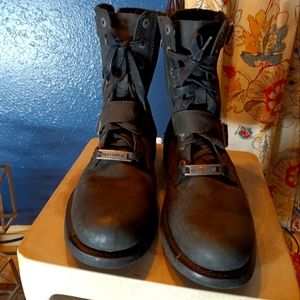 - HARLEY DAVIDSON Riding Boots. WORN ONCE!!